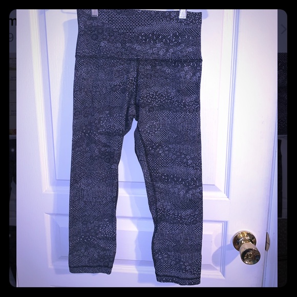 lululemon athletica Pants - Lululemon Align Crop 21” EUC 6